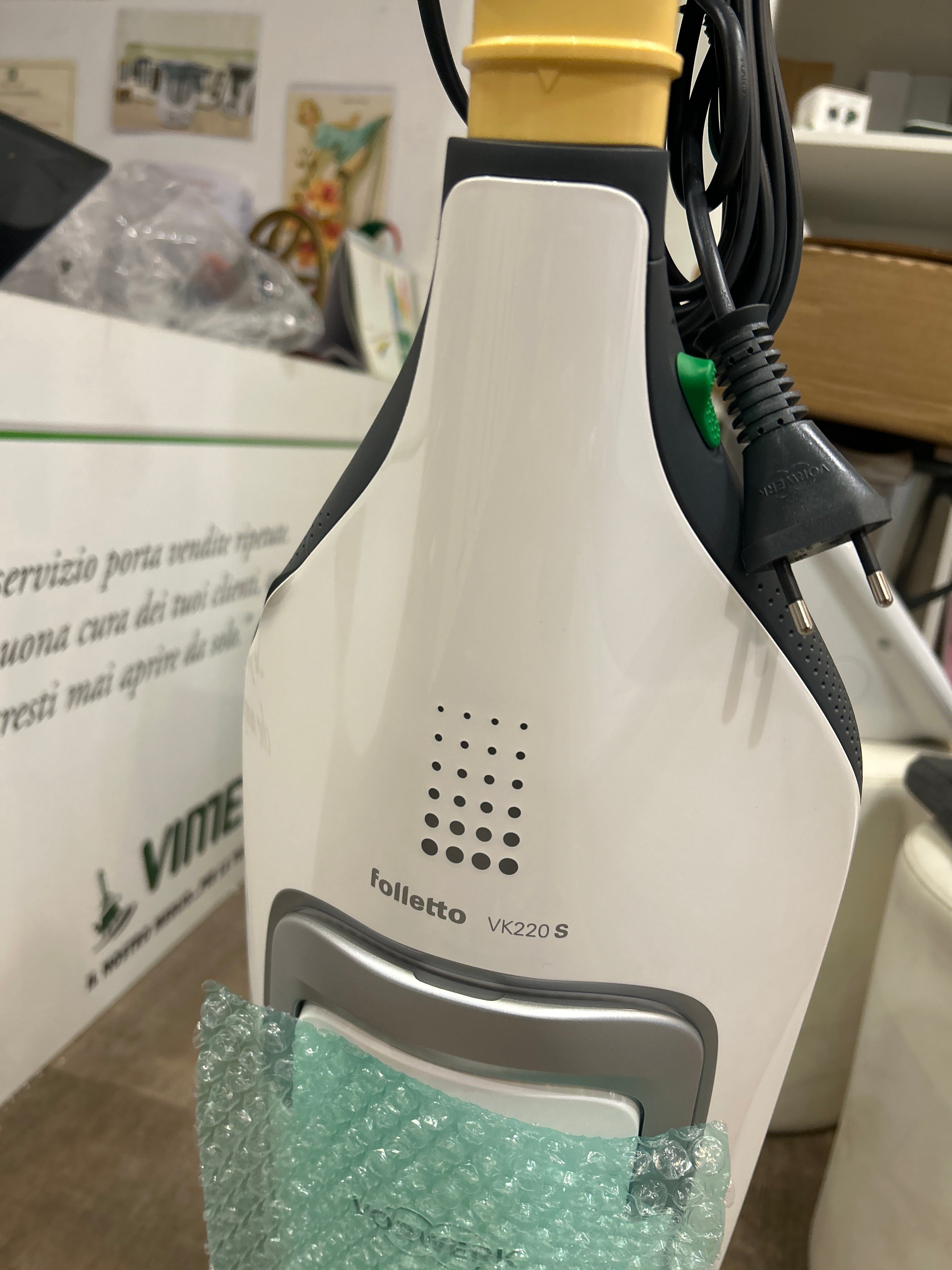 Vorwerk Folletto VK 220 VK220 Kobold ricondizionato come NUOVO con Kit Accessori *GARANTITO 5 ANNI